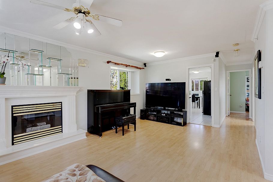 4708 Inverness Street Vancouver, BC - 4