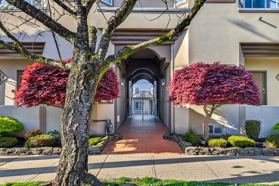 1261 W 7th Avenue Vancouver, BC - 3