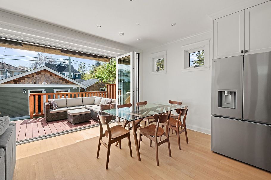 1008 E 14th Avenue Vancouver, BC - 10