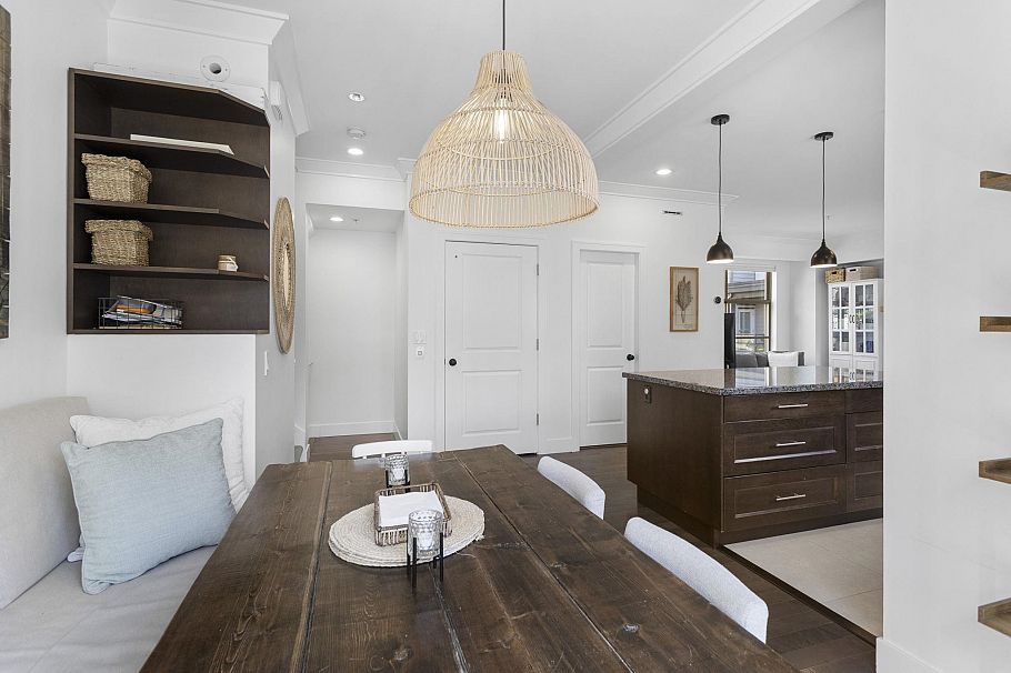 8 3025 Baird Road North Vancouver, BC - 17