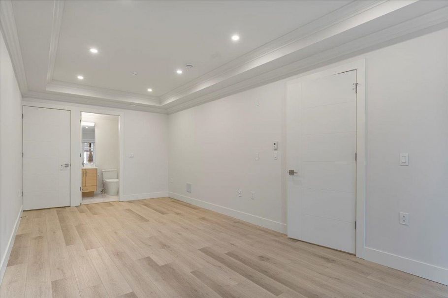 2229 W 16th Avenue Vancouver, BC - 27