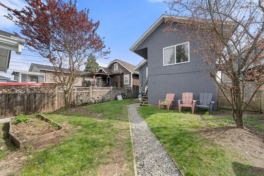 339 E 41st Avenue Vancouver, BC - 38