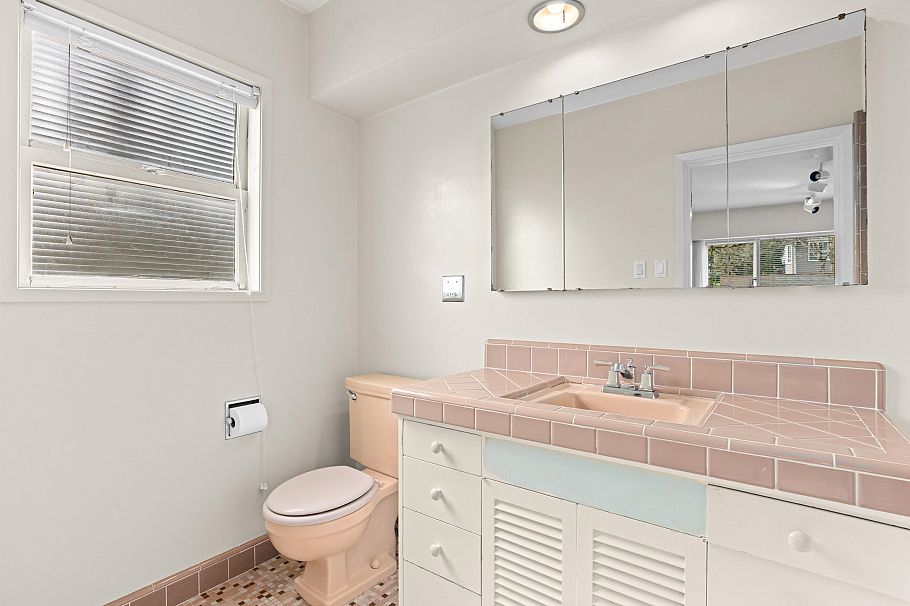 6297 Mackenzie Street Vancouver, BC - 18