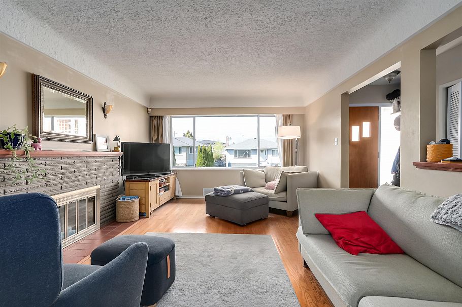 3712 Fir Street Burnaby, BC - 3