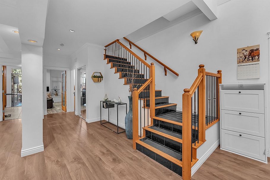 786 W 17th Street North Vancouver, BC - 16