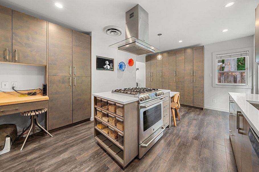 2010 Mackay Avenue North Vancouver, BC - 9