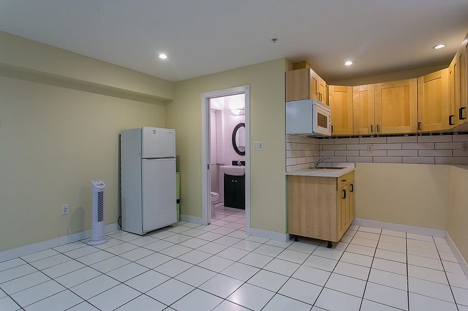 915 E 23rd Avenue Vancouver, BC - 26