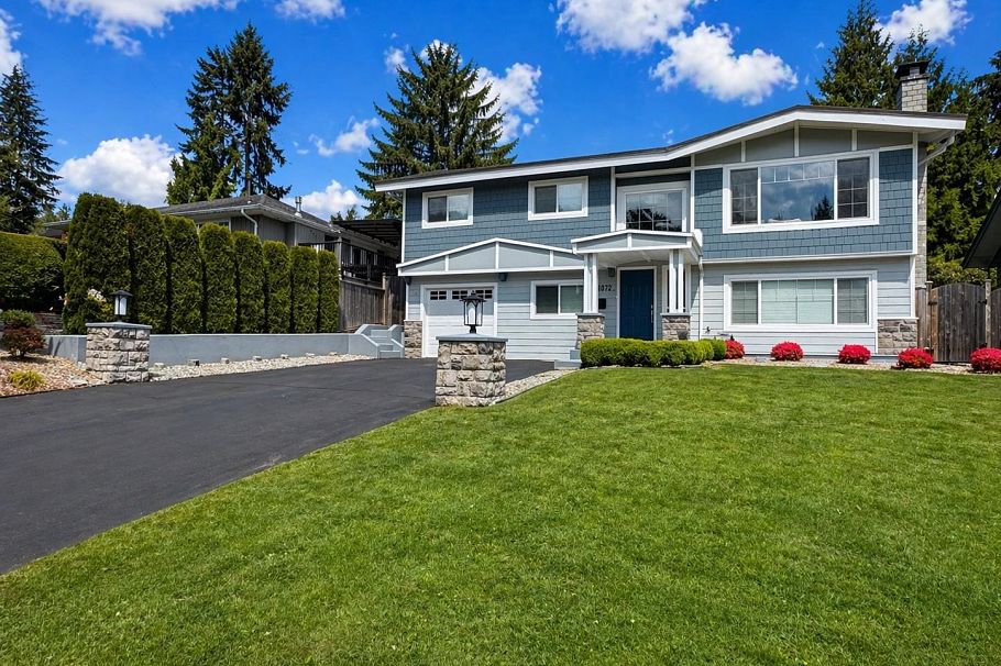 4072 Violet Street North Vancouver, BC - 2