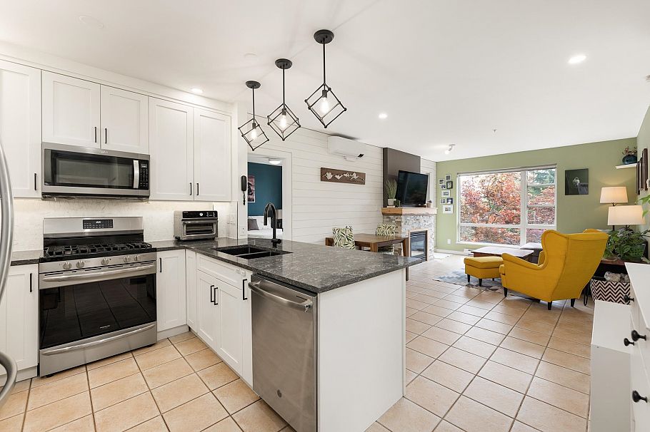 219 3629 Deercrest Drive North Vancouver, BC - 13