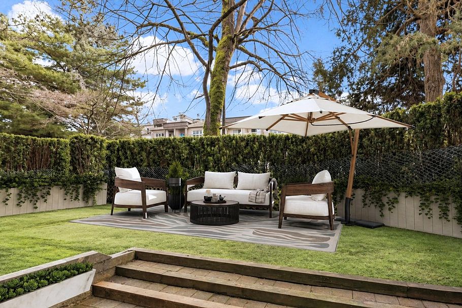 102 1935 W 1st Avenue Vancouver, BC - 2