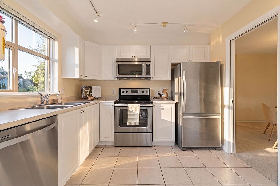 405 2059 Chesterfield Avenue North Vancouver, BC - 20