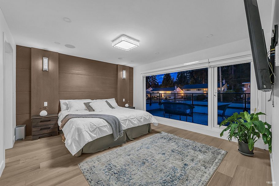 929 Canyon Boulevard North Vancouver, BC - 18