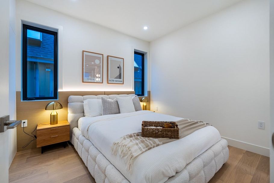 1 3345 W 13th Avenue Vancouver, BC - 8