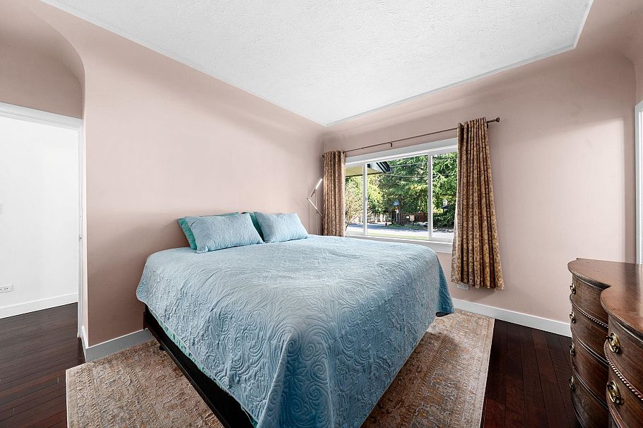 2195 Cortell Street North Vancouver, BC - 33