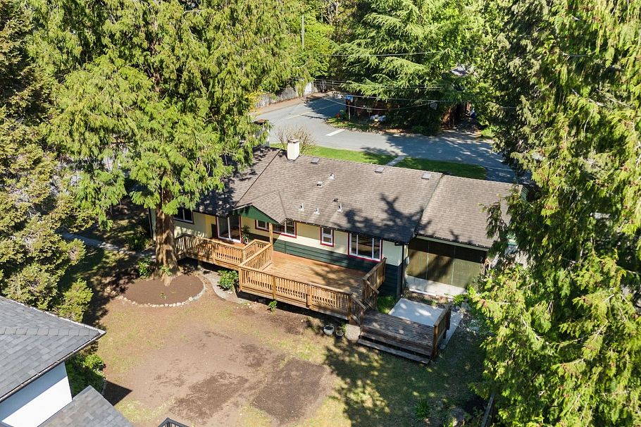 2195 Cortell Street North Vancouver, BC - 4