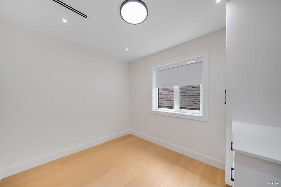 2 4463 Walden Street Vancouver, BC - 17