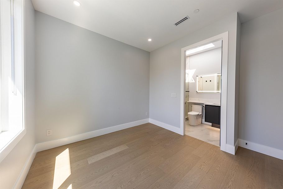 3587 Mayfair Avenue Vancouver, BC - 25