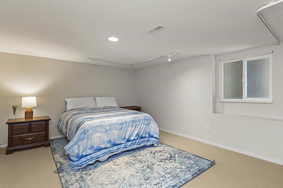 4549 W 12th Avenue Vancouver, BC - 21