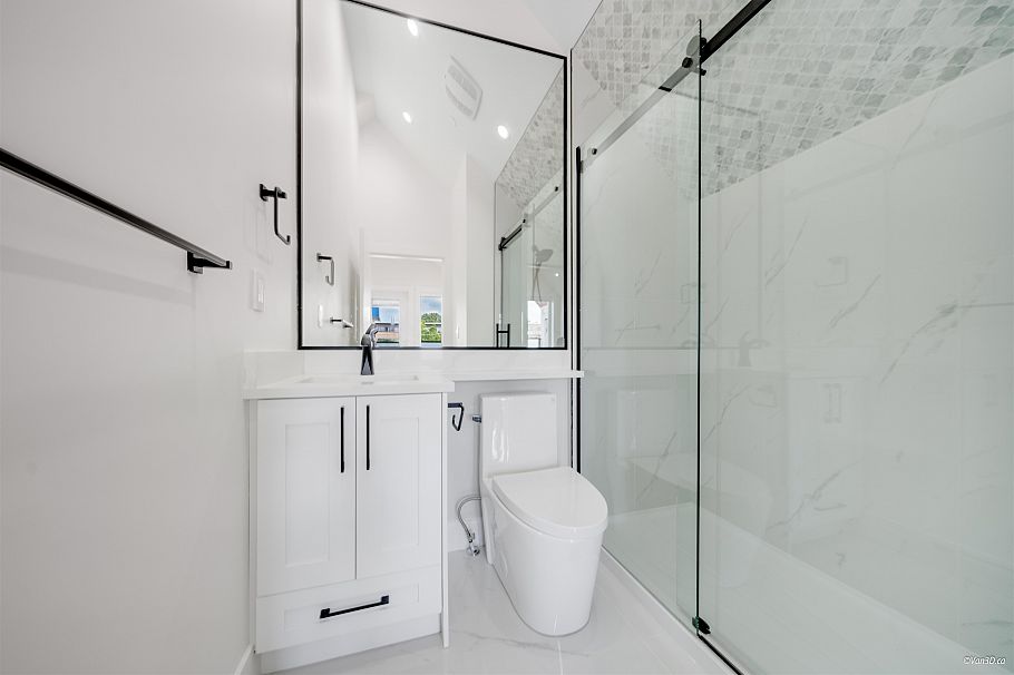 2 4463 Walden Street Vancouver, BC - 30