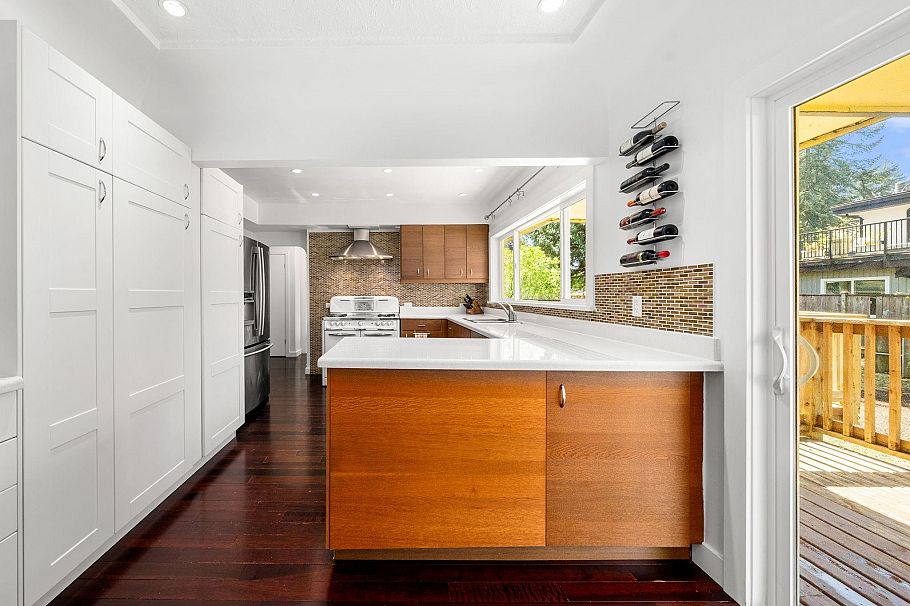 2195 Cortell Street North Vancouver, BC - 16