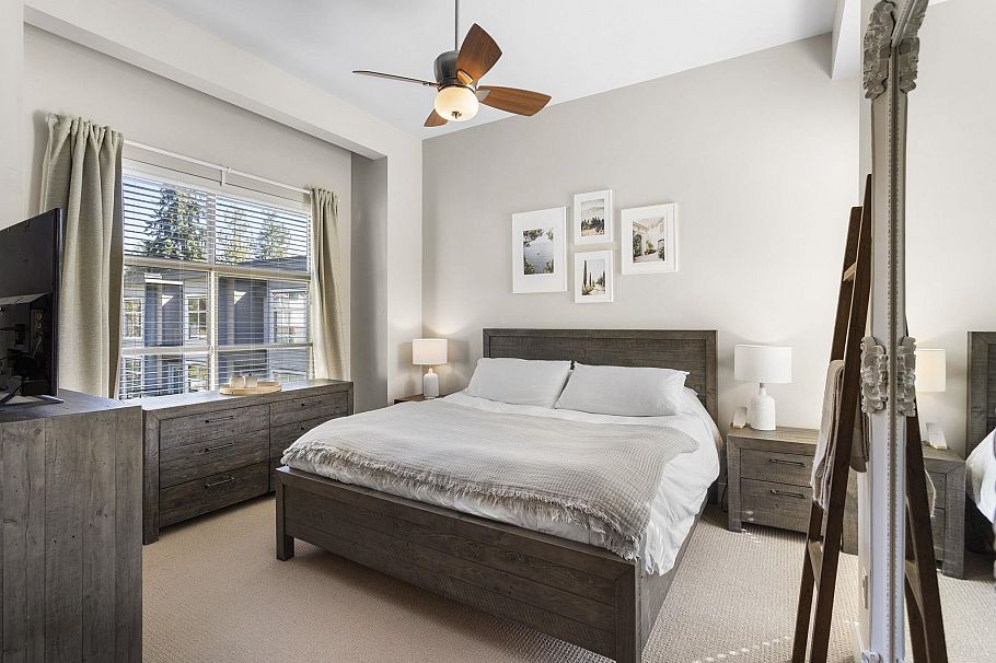 8 3025 Baird Road North Vancouver, BC - 18