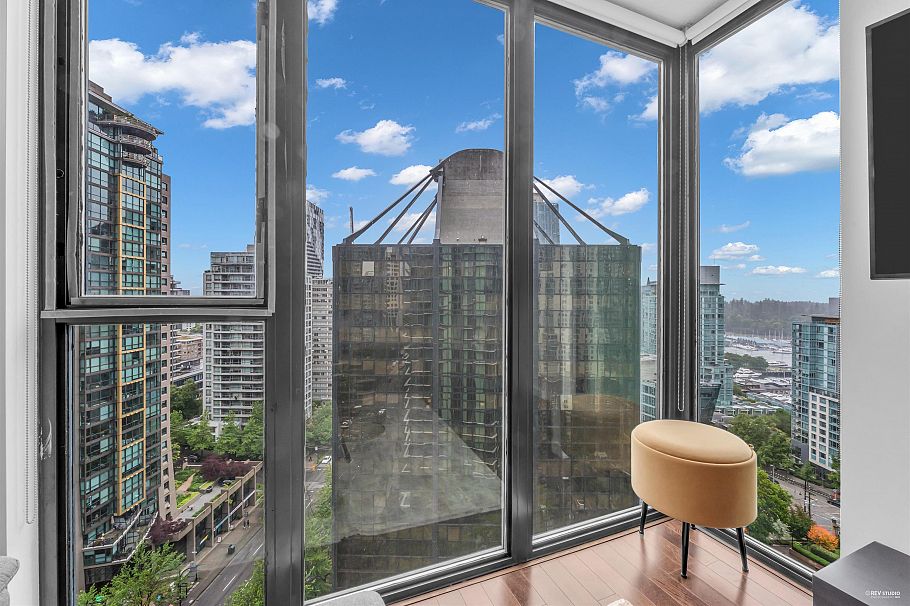 2106 1331 W Georgia Street Vancouver, BC - 11