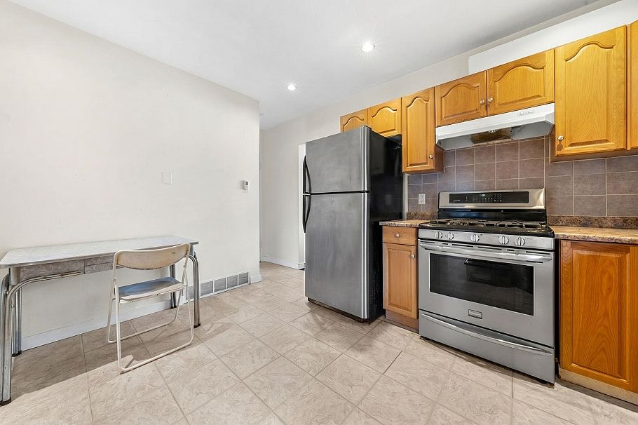 339 E 41st Avenue Vancouver, BC - 14