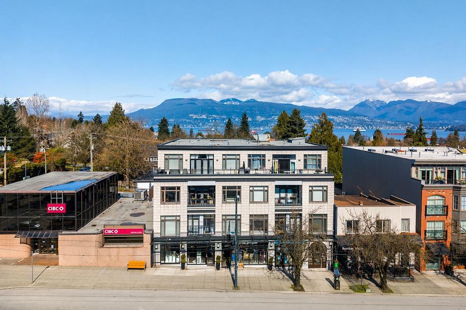 302 4479 W 10th Avenue Vancouver, BC - 1