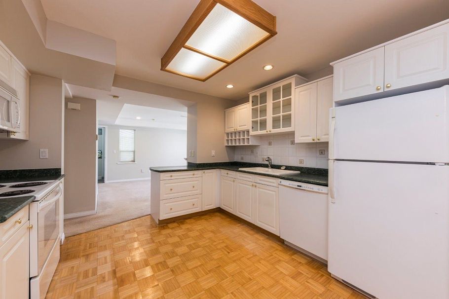 895 E 12th Street North Vancouver, BC - 27