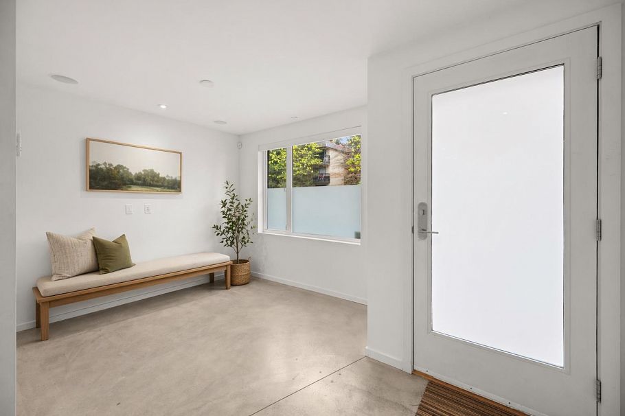 1889 W 2nd Avenue Vancouver, BC - 4