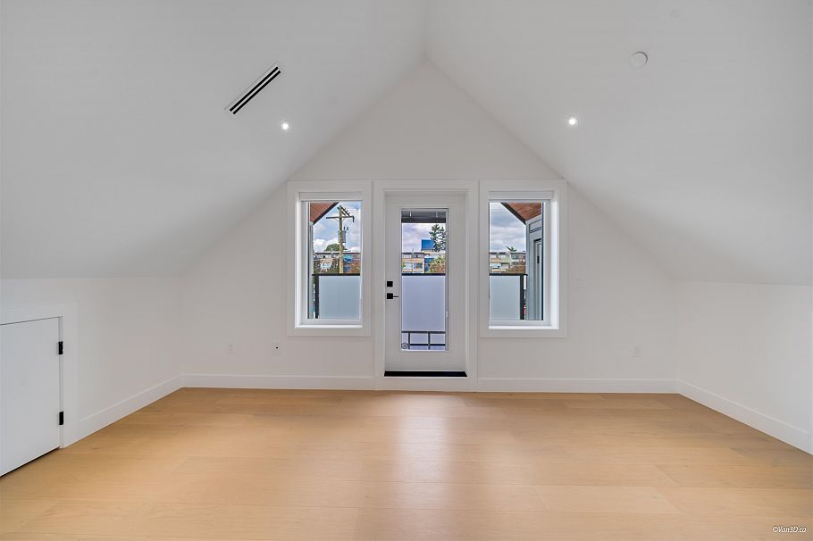 2 4463 Walden Street Vancouver, BC - 28