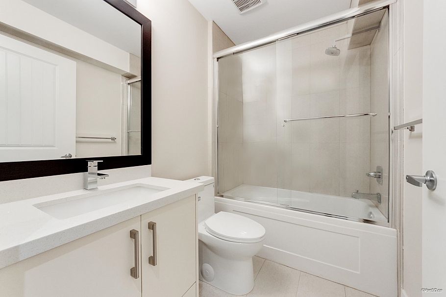 3582 Franklin Street Vancouver, BC - 17