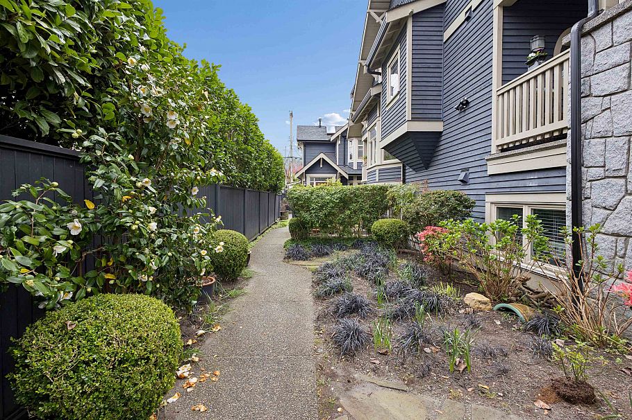 2 158 W 13th Avenue Vancouver, BC - 4