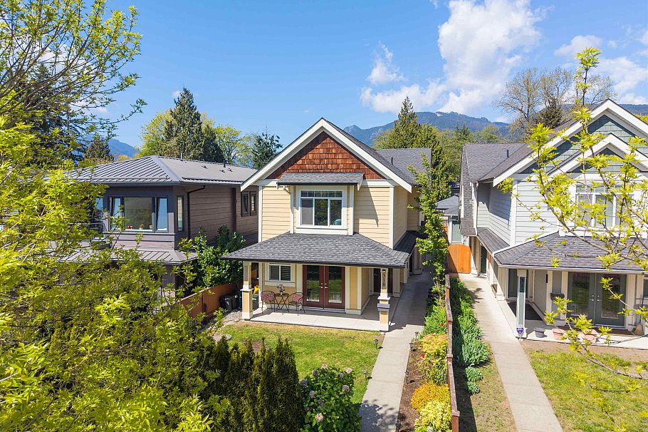 318 W 18th Street North Vancouver, BC - 33