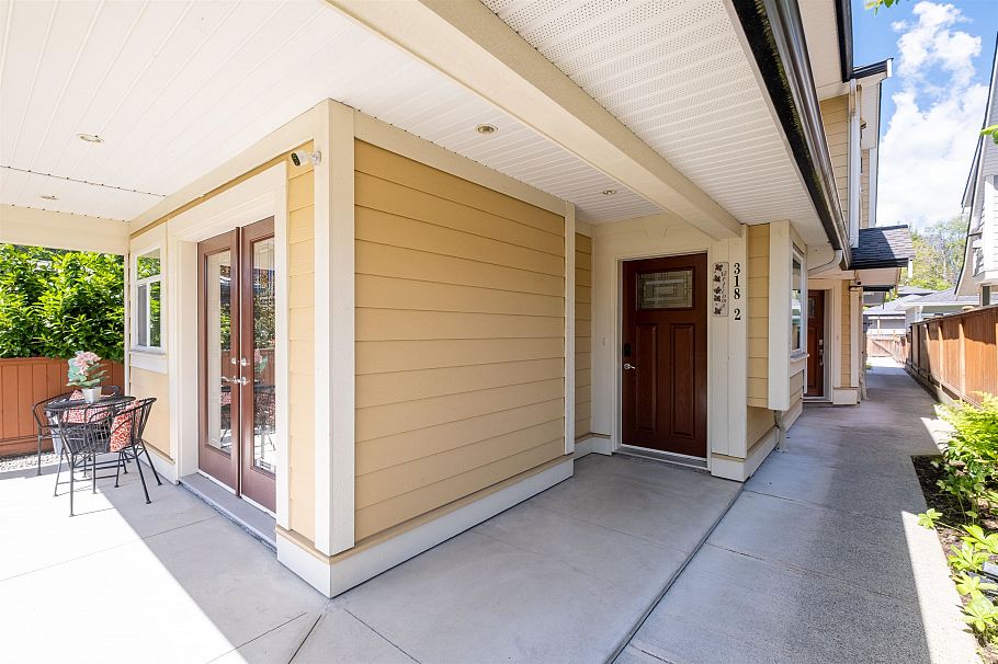 318 W 18th Street North Vancouver, BC - 19