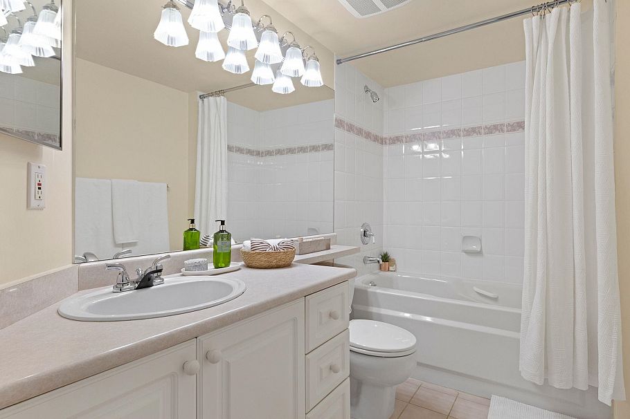 405 2059 Chesterfield Avenue North Vancouver, BC - 25