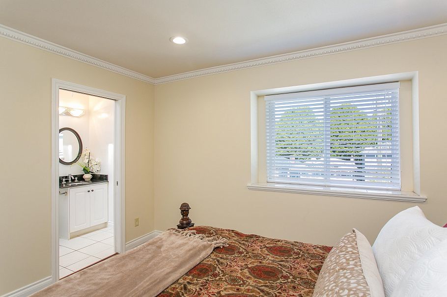 915 E 23rd Avenue Vancouver, BC - 11