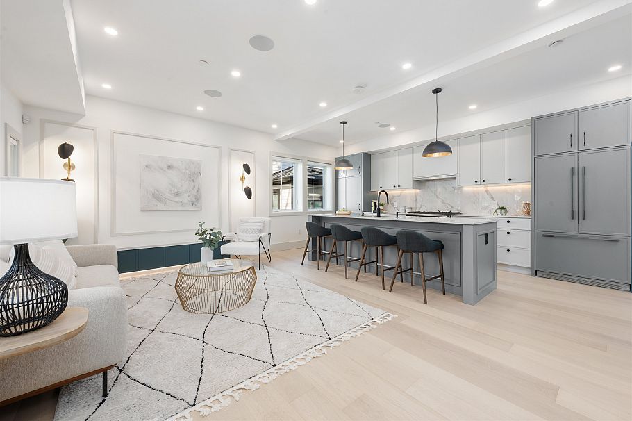 1 375 E 33rd Avenue Vancouver, BC - 4