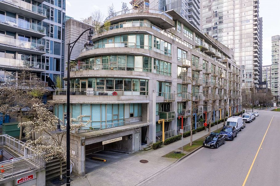 507 1478 W Hastings Street Vancouver, BC - 2