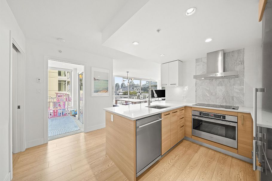 908 1783 Manitoba Street Vancouver, BC - 5