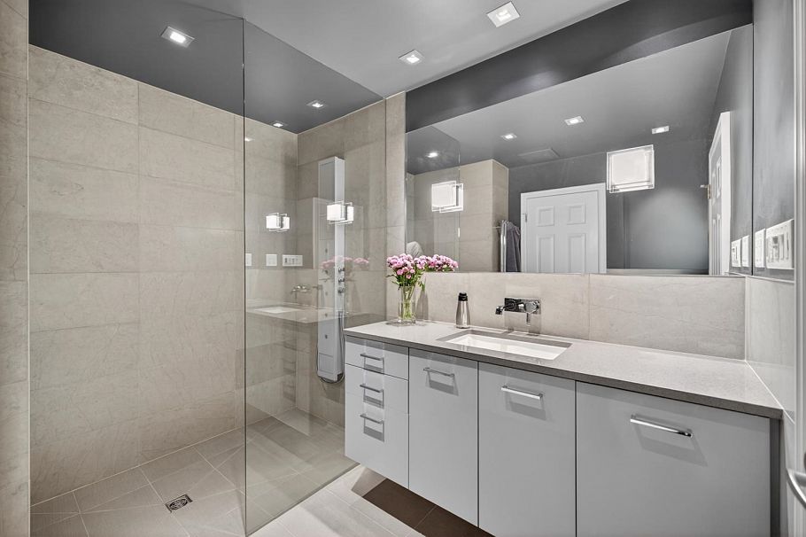 1261 W 7th Avenue Vancouver, BC - 27