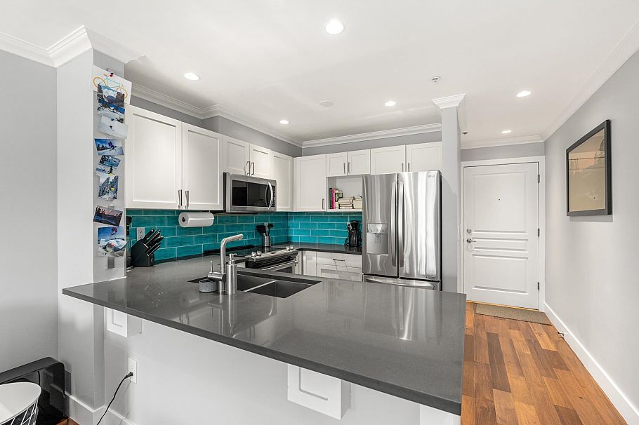105 365 E 1st Street North Vancouver, BC - 4