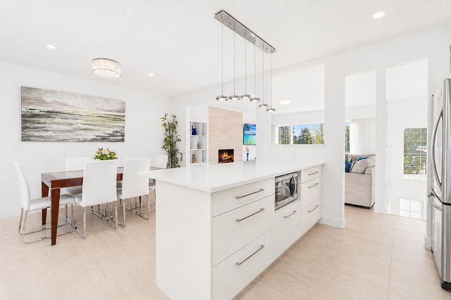 4072 Violet Street North Vancouver, BC - 9