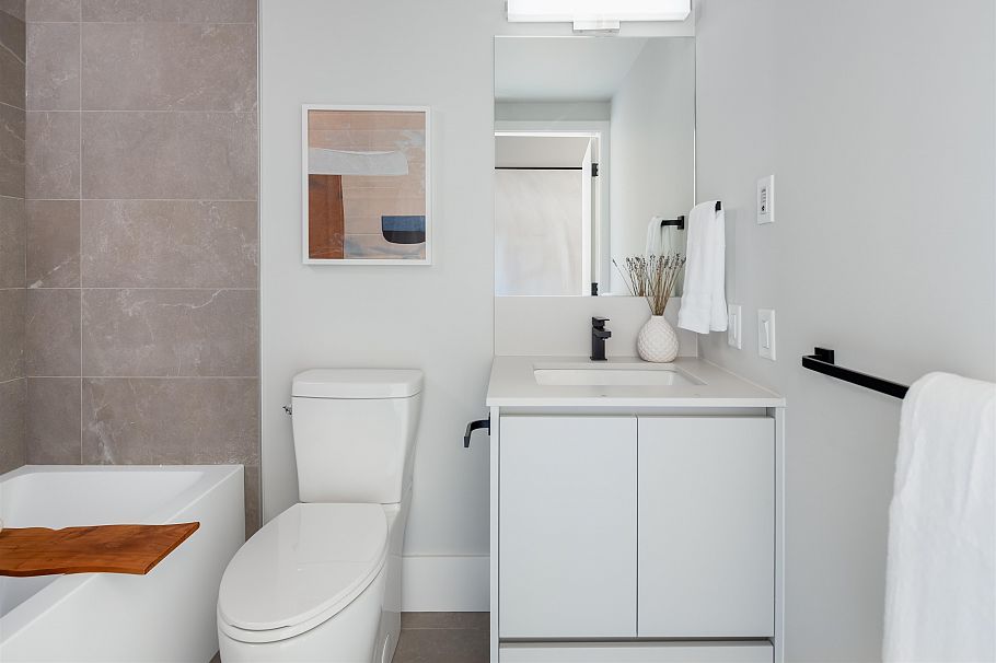 1341 E 21st Avenue Vancouver, BC - 20