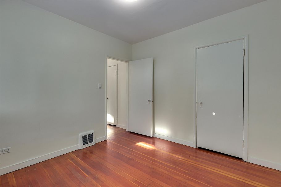 509 E Keith Road North Vancouver, BC - 20