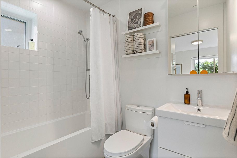 2333 Napier Street Vancouver, BC - 31