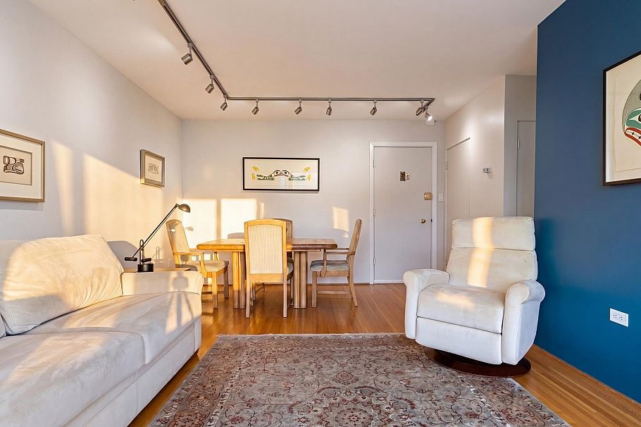 602 1315 Cardero Street Vancouver, BC - 4