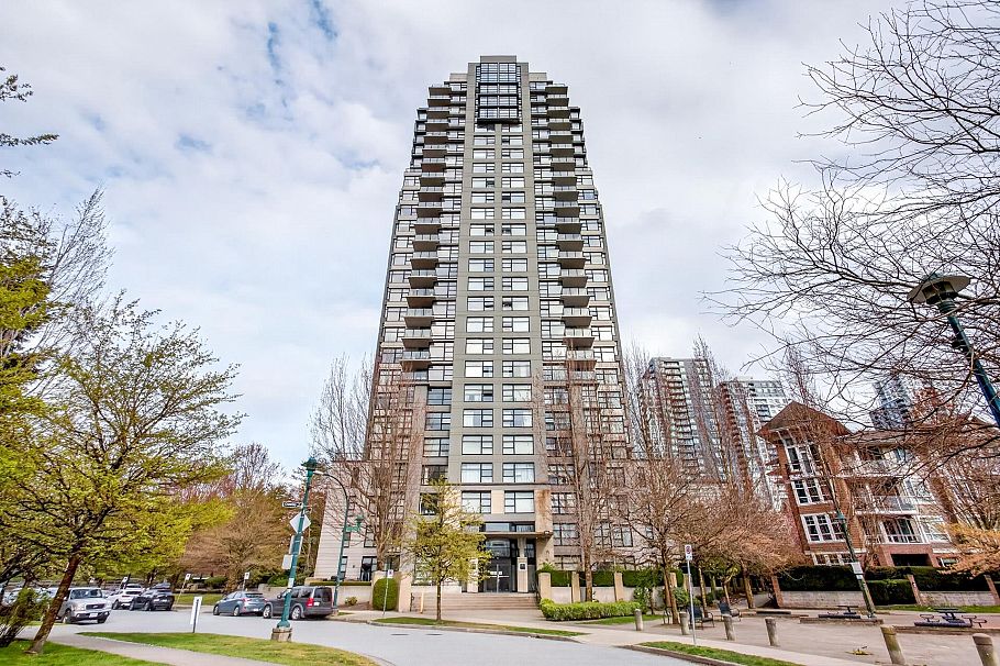 2502 5380 Oben Street Vancouver, BC - 1