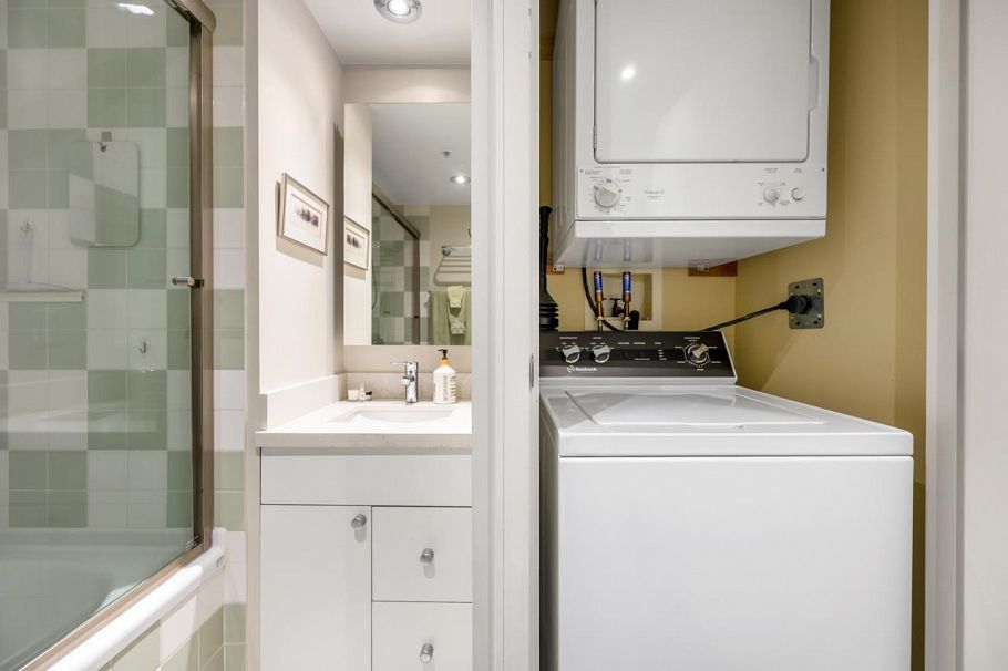 1301 1003 Burnaby Street Vancouver, BC - 17