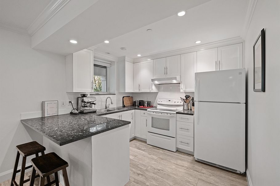 1008 E 14th Avenue Vancouver, BC - 35